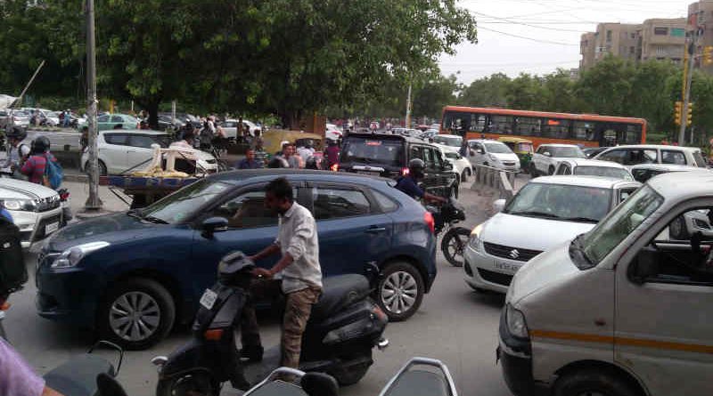 Unruly traffic on a road in New Delhi, India. Photo: Rakesh Raman / RMN News Service (Representational image)
