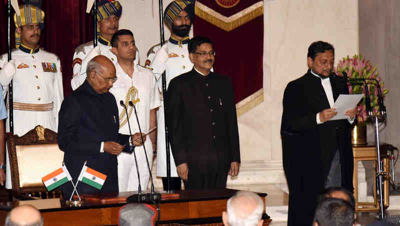 The President, Ram Nath Kovind, administering the oath of office to Justice Sharad Arvind Bobde, as the Chief Justice of India, at a swearing-in ceremony, at Rashtrapati Bhavan, in New Delhi on November 18, 2019. Photo: PIB