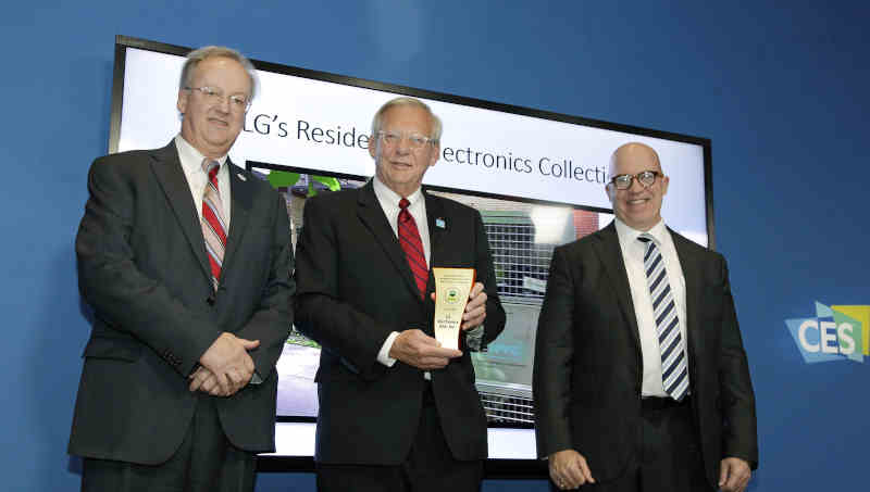 Left to right: EPA Director Barnes Johnson, LG Senior Vice President John Taylor, and EPA Assistant Administrator Peter Wright. Photo: LG