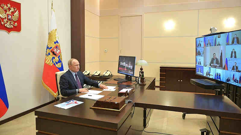 The President of Russia, Vladimir Putin, holding a video conference on May 6, 2020 with his colleagues to revive the Russian economy damaged by the coronavirus (Covid-19) outbreak. Photo: Kremlin