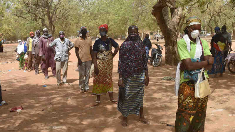 WFP food distribution in Kaya, Burkina Faso, 30 March 2020. Photo: WFP / Mahamady Ouedraogo