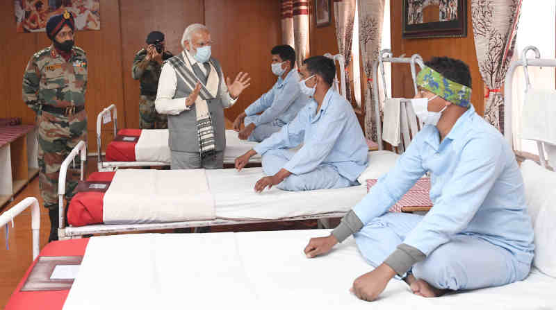 PM Narendra Modi visits Army hospital in Ladakh on July 3, 2020. Photo: PIB