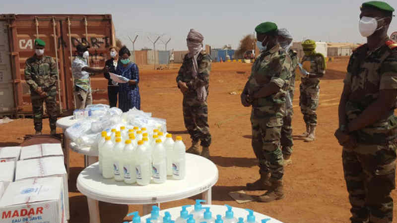 MINUSMA personnel distribute Covid-19 prevention kits in Gao, Mali. Photo: MINUSMA