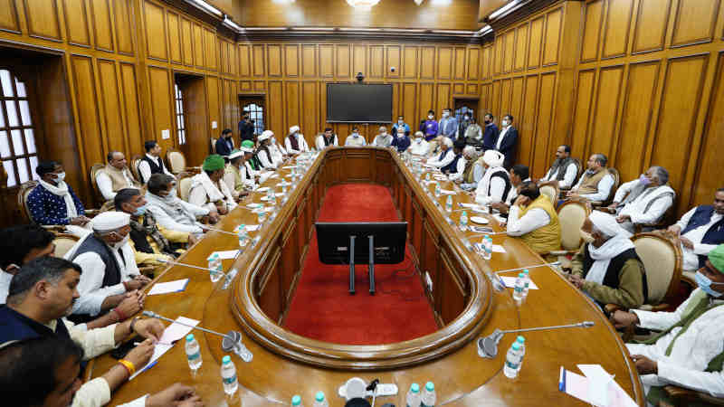 Delhi chief minister Arvind Kejriwal meeting a group of farmers from Uttar Pradesh (UP) on February 21, 2021 in Delhi Assembly. Photo: Arvind Kejriwal / Twitter