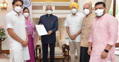 Leader of Shiromani Akali Dal (SAD) Ms Harsimrat Kaur Badal along with other leaders meeting the President of India Ram Nath Kovind in New Delhi on July 31, 2021 to get the farm laws repealed. Photo: SAD