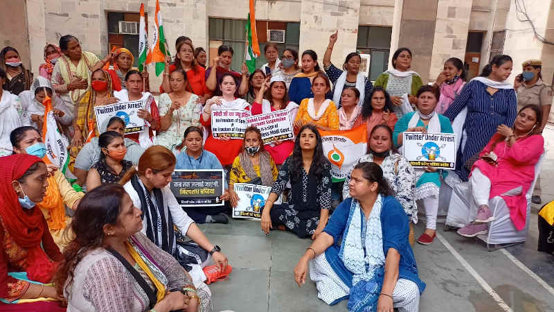 Members of All India Mahila Congress holding a protest over Congress leader Rahul Gandhi’s suspension of account by Twitter in New Delhi on August 9, 2021. Photo: Congress