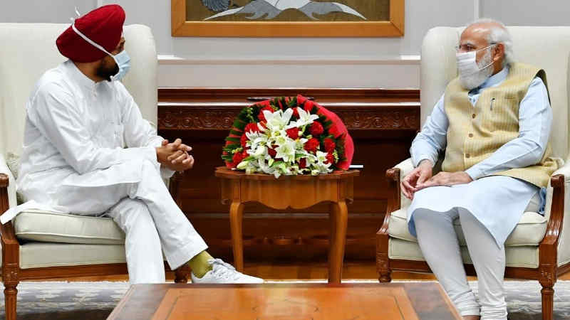 Chief minister (CM) of Punjab Charanjit Singh Channi meeting prime minister (PM) Narendra Modi at New Delhi on October 1, 2021. Photo: Charanjit Singh Channi / Twitter