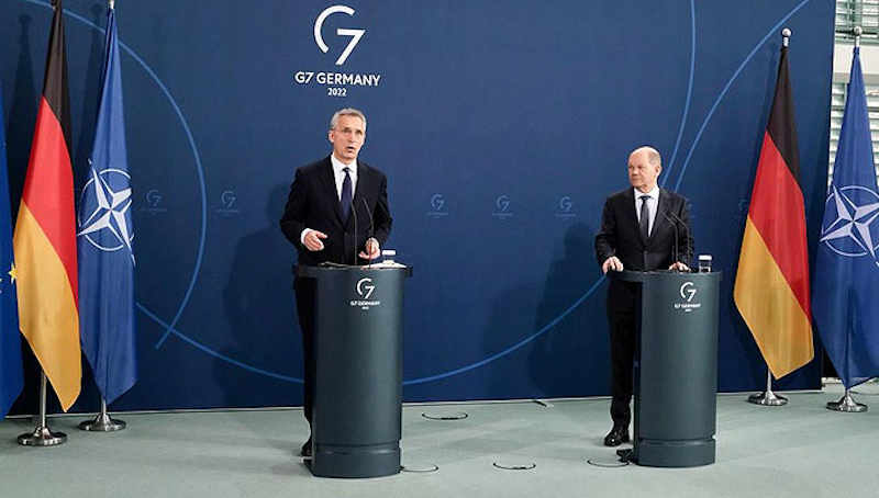 NATO Secretary General Jens Stoltenberg with German chancellor Olaf Scholz during a visit to Berlin on March 17, 2022. Photo: NATO