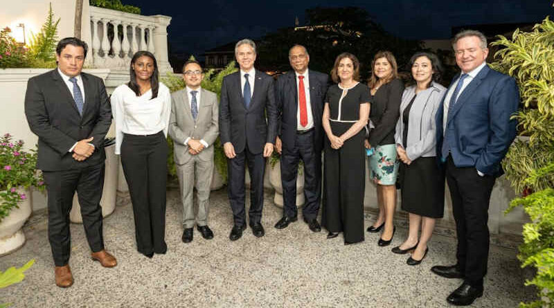 Secretary Blinken meets with 2021 Anti-Corruption Champion Awardees, President of Alianza Pro Justicia Carlos Lee, Managing Director of Movimiento Independiente Annette Planells, Transparency International Panama Chapter Executive Director Olga de Obaldia, Executive Director of Espacio Civico Leah de Boersner, and Founder and President of Espacio Civico Foundation Claudio Valencia, in Panama City. Photo: U.S. State Department
