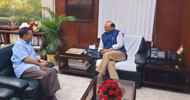 Delhi Chief Minister (CM) Arvind Kejriwal with Delhi Lt. Governor (LG) Vinai Kumar Saxena on May 27, 2022. Photo: LG Office
