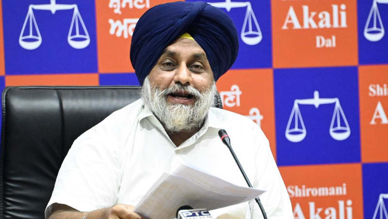 President of the Shiromani Akali Dal (SAD) Sukhbir Singh Badal held a press conference on August 25, 2022 to reveal details of the alleged liquor scam in Punjab. Photo: SAD