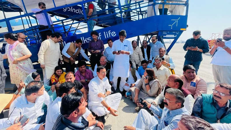 Congress politicians protesting to oppose the arrest of their colleague Pawan Khera at Delhi airport on February 23, 2023. Photo: Congress