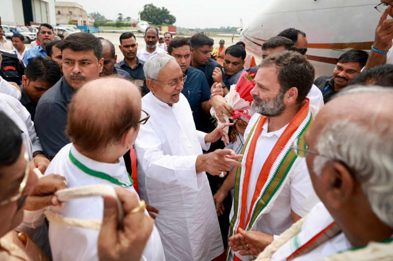 Bihar chief minister and Janata Dal (United) leader Nitish Kumar welcoming Congress leader Rahul Gandhi on June 23, 2023. Photo: Congress