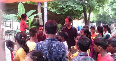 With the help of student volunteers, RMN Foundation founder Rakesh Raman explaining the benefits of modern alternative education to people in a street of Delhi. (Representational Image)