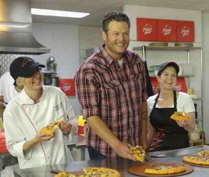 Music Star Blake Shelton to Roll Out New Pizzas for Pizza Hut