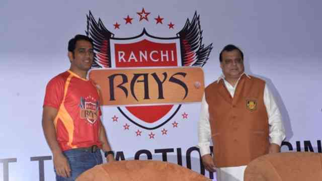MS Dhoni Supports Ranchi Team of Hockey India League