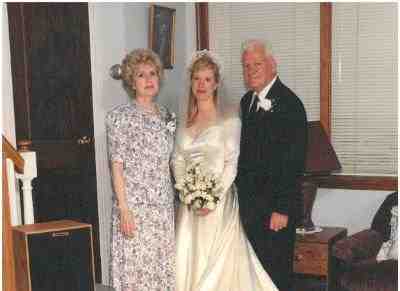 Marge Yourshaw, daughter Barbara Mancini, Barbara's dad Joe Yourshaw in 1994