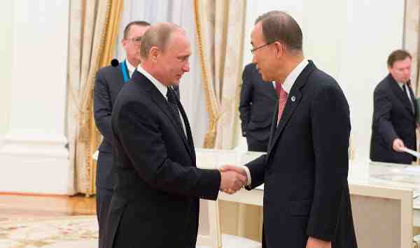 Secretary-General Ban Ki-moon and President of Russian Federation Vladimir Putin in Moscow to mark 70th anniversary of the end of the Second World War in Europe. UN Photo / Eskinder Debebe