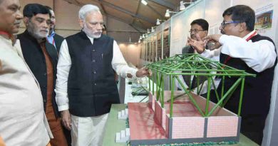 The Prime Minister, Shri Narendra Modi visiting an exhibition on the Pradhan Mantri Awas Yojana – Gramin, in Agra, Uttar Pradesh on November 20, 2016