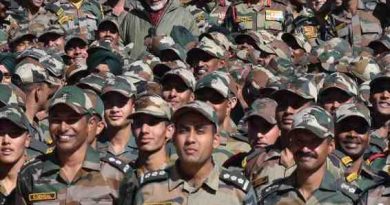 Narendra Modi celebrates Diwali with jawans near India-China border in Himachal Pradesh on October 30, 2016. Photo: Narendra Modi website