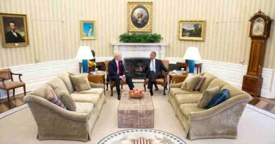 President Barack Obama meets with President-elect Donald Trump in the Oval Office, Nov. 10, 2016. (Official White House Photo by Pete Souza)