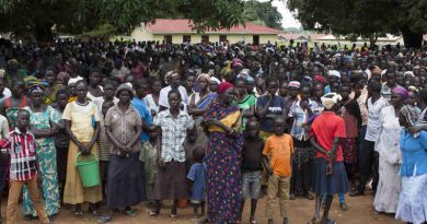 Thousands of internally displaced people gather at Emmanuel Church Compound in Yei, South Sudan. Photo: UNHCR / Rocco Nuri