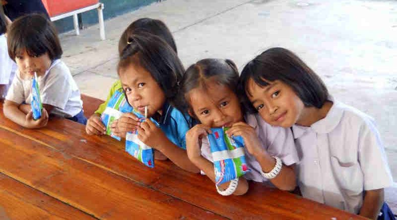 The new report examines not only the effects of persistent undernutrition in the Asia-Pacific region but also the impact of poor diets, such as rising obesity and micronutrient deficiency. Photo: FAO / Vinod Ahuja