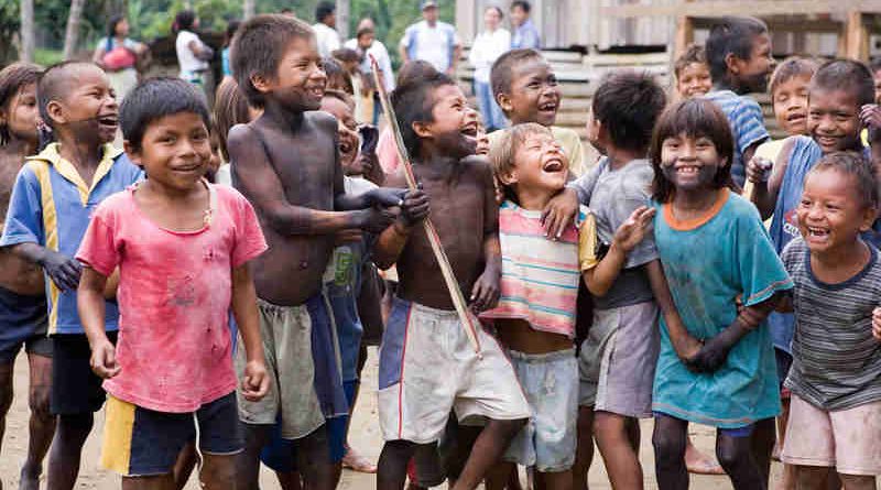 Internally displaced children, victims of conflict in Colombia. UN Photo / Mark Garten