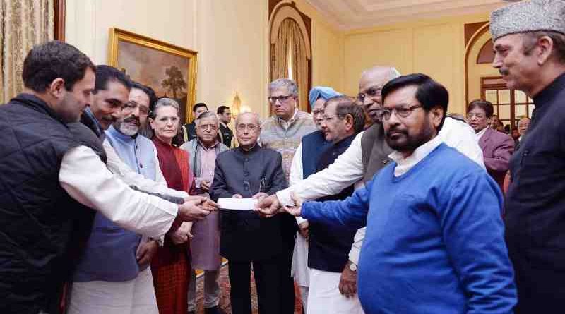 Opposition Parties in India Meeting the President on December 16, 2016 (file photo)