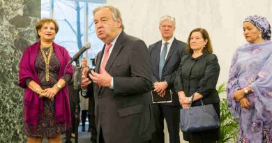 On his first day at work, António Guterres, the new United Nations Secretary-General, addresses staff members. UN Photo / Rick Bajornas