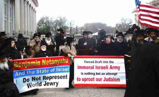 Orthodox Jews Protest Near the White House
