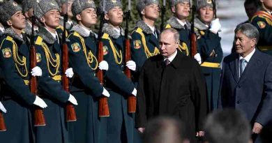 President of Russia Vladimir Putin with President of Kyrgyzstan Almazbek Atambayev