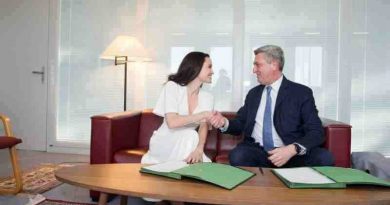 UN High Commissioner for Refugees Filippo Grandi meets with UNHCR Special Envoy Angelina Jolie. Photo: UNHCR / Mark Henley