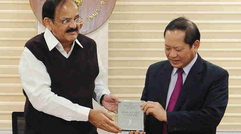 The Minister of Information & Communications of Vietnam, Dr. Truong Minh Tuan meeting the Union Minister for Urban Development, Housing & Urban Poverty Alleviation and Information & Broadcasting, Shri M. Venkaiah Naidu, in New Delhi on March 27, 2017