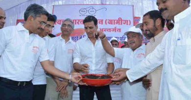 Bollywood actor Akshay Kumar undertook a toilet pit emptying exercise, in Reghwan village, at Khargone district, Madhya Pradesh on April 01, 2017.