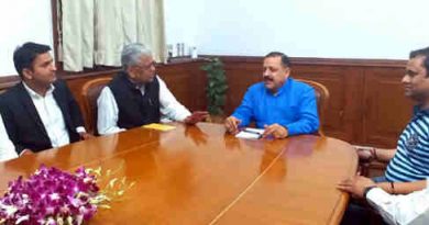 A delegation of J&K Bar Association, led by its newly elected President, Advocate B.S. Salathia, calling on the Minister of State for Development of North Eastern Region (I/C), Prime Minister’s Office, Personnel, Public Grievances & Pensions, Atomic Energy and Space, Dr. Jitendra Singh, in New Delhi on May 08, 2017