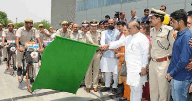 The Minister of State for Home Affairs, Shri Hansraj Gangaram Ahir flagging off the Bicycle Patrols by Delhi Police, in Delhi on May 30, 2017. The Delhi Commissioner of Police, Shri Amulya Patnaik is also seen.