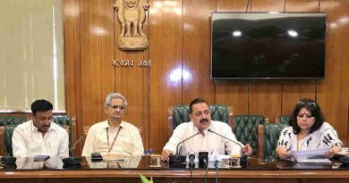 Dr. Jitendra Singh addressing a press conference on Grievances Redressal, in New Delhi on May 15, 2017