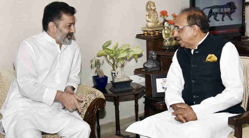 Imran Raza Ansari calling on Vijay Goel in New Delhi on June 08, 2017