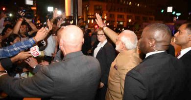 Narendra Modi meeting the people of Indian community, on his arrival at Joint Base Andrews, Washington DC, USA on June 24, 2017