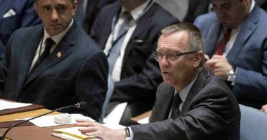 Jeffrey Feltman (front right), Under-Secretary-General for Political Affairs, briefs the Security Council threat posed by ISIL to international peace and security. UN Photo/Evan Schneider