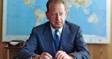 Portrait of former Secretary-General Dag Hammarskjöld. UN Photo/JO (file)