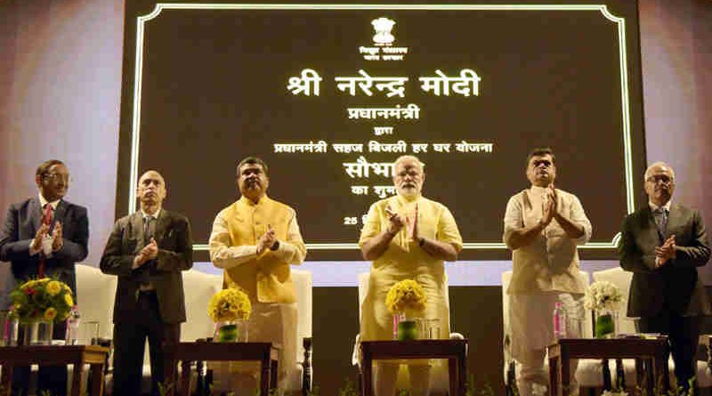 Narendra Modi launching the Pradhan Mantri Saubhagya Yojana, at Deendayal Urja Bhawan, in New Delhi on September 25, 2017