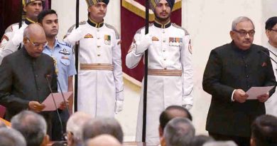 The President, Shri Ram Nath Kovind administering the oath of office of the Comptroller and Auditor General of India (CAG) to Shri Rajiv Mehrishi, at a Swearing-in Ceremony, at Rashtrapati Bhavan, in New Delhi on September 25, 2017.