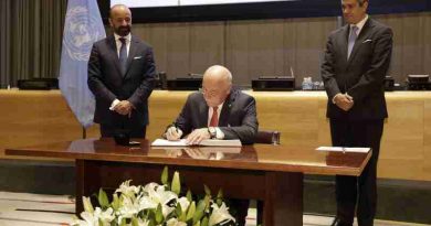 Signing ceremony at UN Headquarters in New York for the Treaty on the Prohibition of Nuclear Weapons, 20 September 2017. UN Photo/Paulo Filgueiras