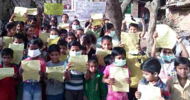 Children participating in RMN Foundation campaign to stop extended construction and pollution in Delhi.