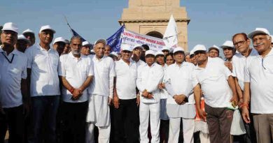 The Union Minister for Social Justice and Empowerment, Shri Thaawar Chand Gehlot and the Minister of State for Social Justice & Empowerment, Shri Krishan Pal at the flag-off ceremony of a “Morning Walkathon” for Senior citizens, organised by the Ministry of Social Justice and Empowerment, on the occasion of the International Day of Older Persons (IDOP), in New Delhi on October 02, 2017.