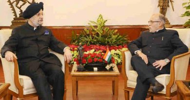 The Lt. Governor of Delhi, Shri Anil Baijal meeting the Minister of State for Housing and Urban Affairs (I/C), Shri Hardeep Singh Puri, to discuss implementation of Land Pooling Policy, in New Delhi on October 12, 2017.