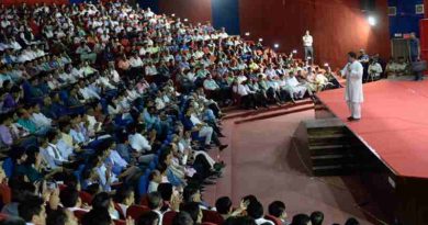 Rahul Gandhi addressing Ahmedabad's teaching community (file photo). Courtesy: Congress