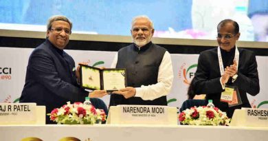 Narendra Modi being felicitated at the inaugural session of 90th Annual General Meeting of FICCI, in New Delhi on December 13, 2017